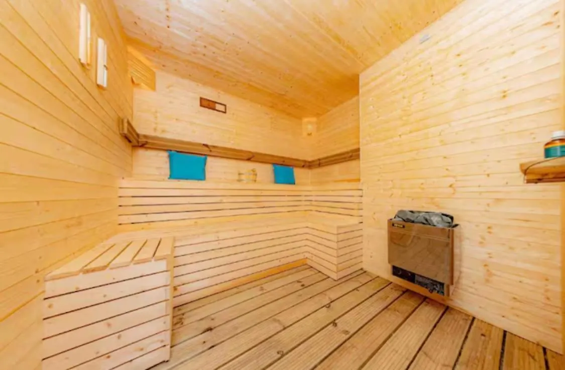 The Serene Residence With Hot Tub, Sauna And Cinema Experience London