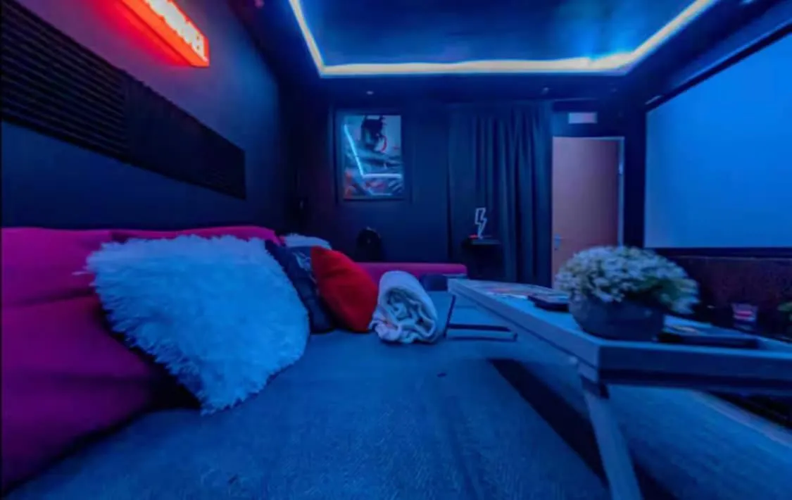 Holiday home The Serene Residence With Hot Tub, Sauna And Cinema Experience London