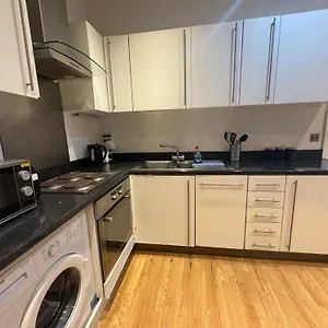 Comfortable - Cosy - Budget In Center Londyn